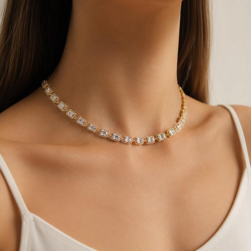 Water Diamond Titanium Steel Necklace For Women With Delicate Minimalist Design