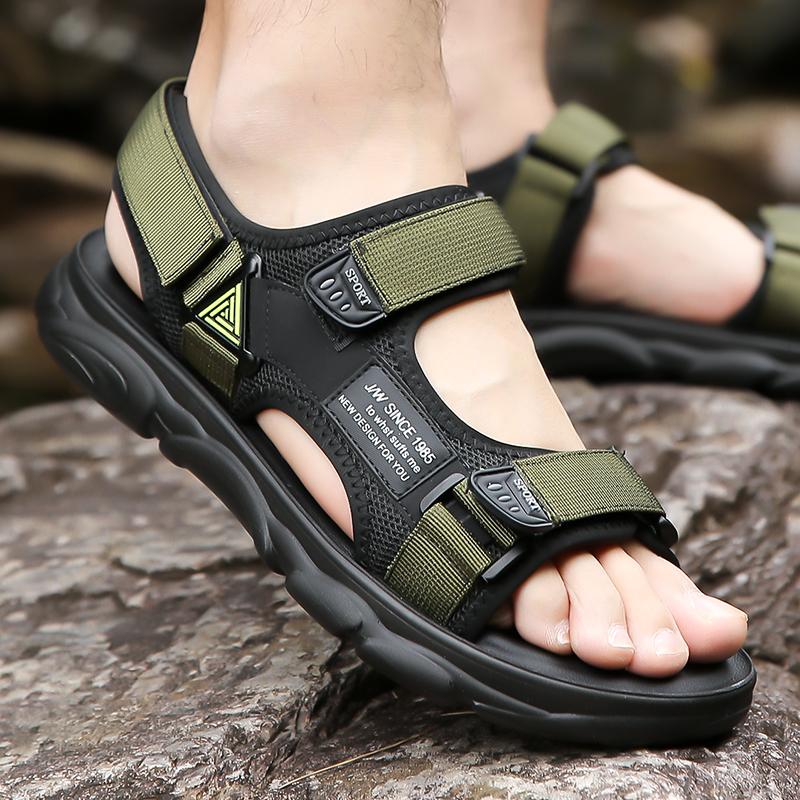 Fashion Classic Green Men's Brand Comfortable Anti Slip Water Wading Beach Shoes Summer New Men's Breathable Soft Soled Roman Sandals