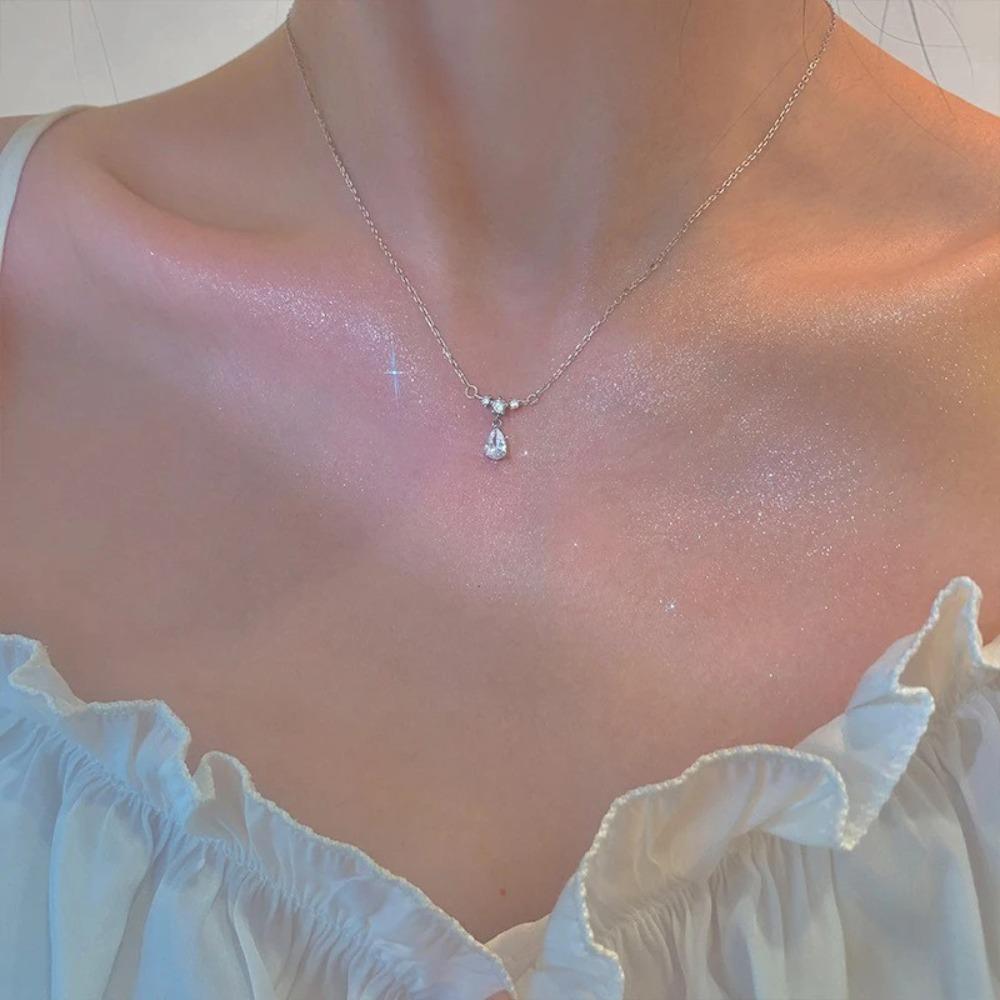 Luxury Exquisite Water Drop Necklace Romantic Style Simple High Class Necklace  Women