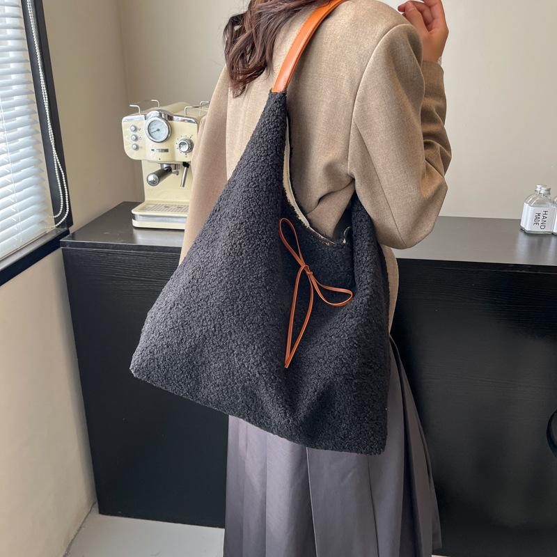 Foreign Fashion Underarm Bag Women's 2025 Autumn and Winter New Simple Casual Large-capacity Tote Bag To Work Commuter Women's Bag