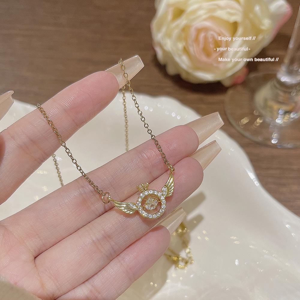 Korean 18K Gold Titanium Steel Women's Clavicle Necklace - Versatile, High-End, Non-Fading Temperament Choker.
