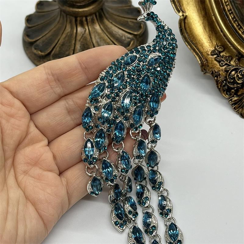 SKEDS Vintage Women Men Fashion Crystal Cross Baroque Style Badges Brooch Retro Unisex Rhinestone Luxury Pin Corsages Jewelry