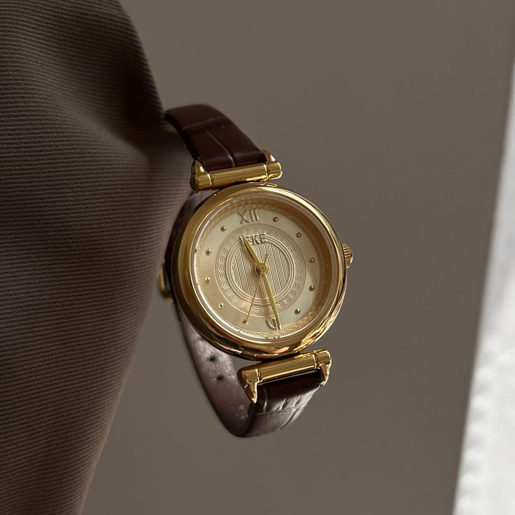 New Luxury Red Round Watch For Women, High-End Design, Fashionable And Elegant, A Perfect Accessory And Gift For Women.