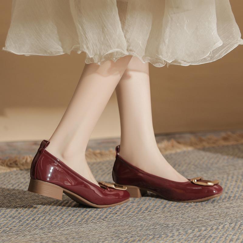 Kleine Dameneinzelchuhe mit dickem Absatz, quadratischer Schnalle, 25 neue Dickabsatz-Damenlederschuhe, Doudou-Schuhe, vielseitige weiche Sohle, Schuhe mit quadratischer Spitze