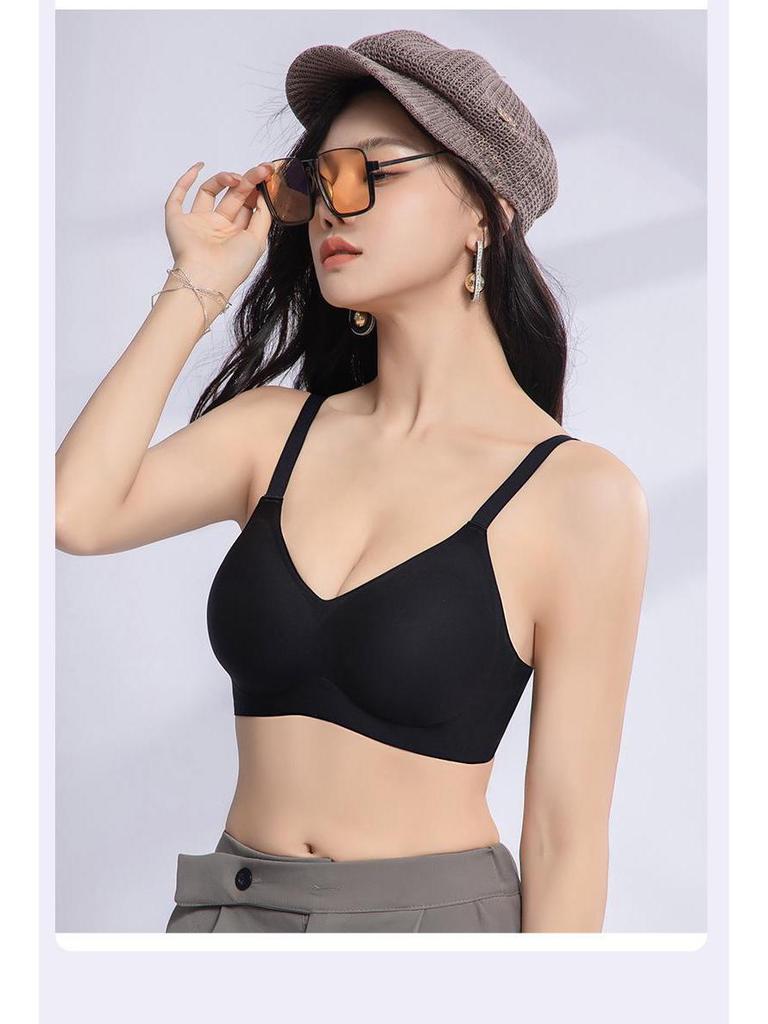 Lingerie for Small Chests: Lift & Support Wireless Bra with Anti-Sagging, Underarm Fat Collection, and Large Cup Illusion.
