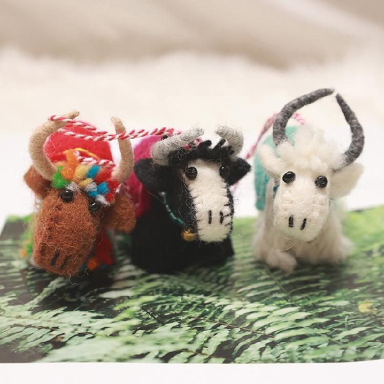 Artistic Yak Shape Figure Pendant Soft Felt Woolen Farm Animal Miniature Hanging Ornament For Gifting Decoration