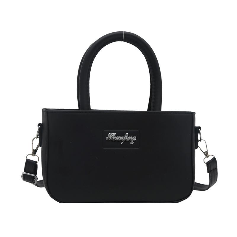 High-value handbag 2025 winter new niche design versatile ins shoulder messenger bag women