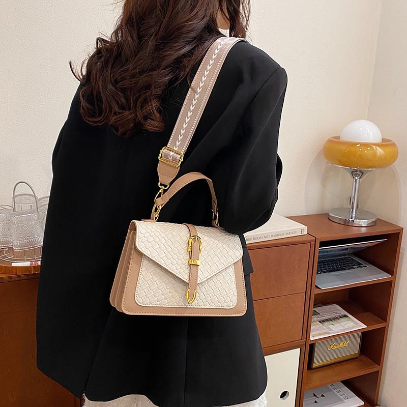 Elegant Pu Small Shoulder Bag With Top Flap Closure For Casual Outings