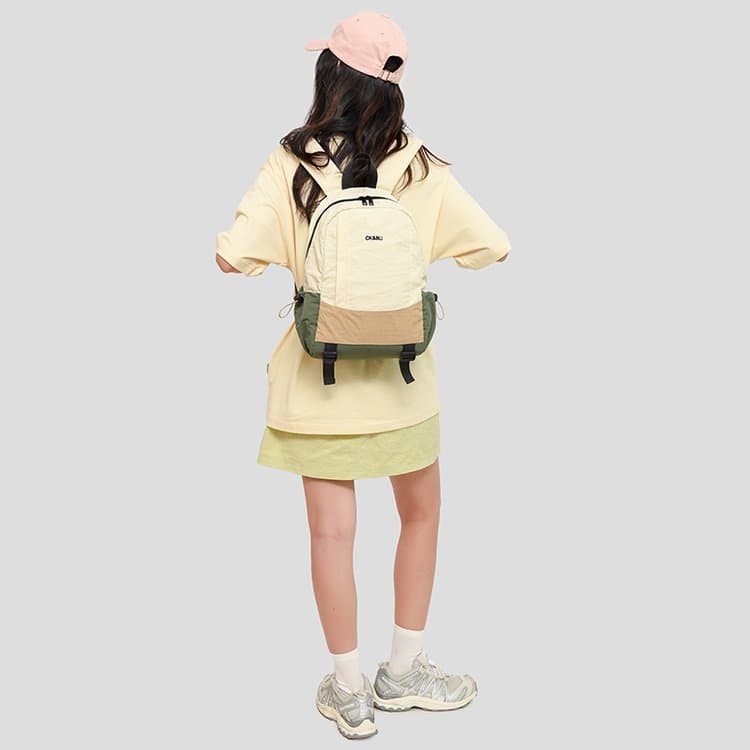 Color-blocking contrasting light backpack women
