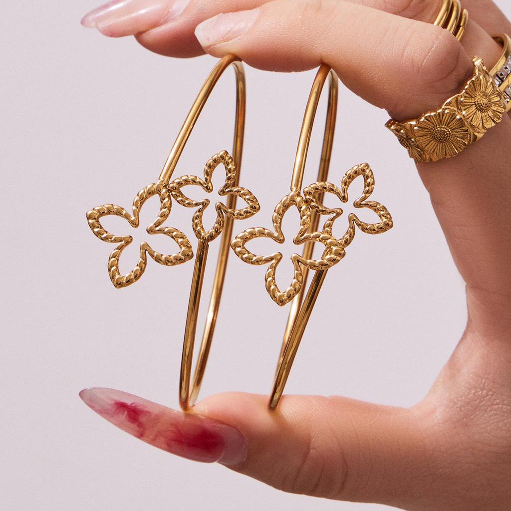 Elegant Double Flower Open Bracelet, 18k Gold-Plated Stainless Steel