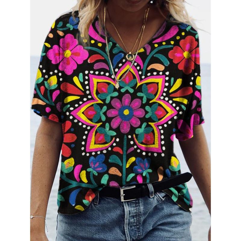 

Летний поп-тренд с четырех сторон Женская одежда Рендеринг 3D цифровая печать Сексуальная женская футболка с V-образным вырезом На 5XL