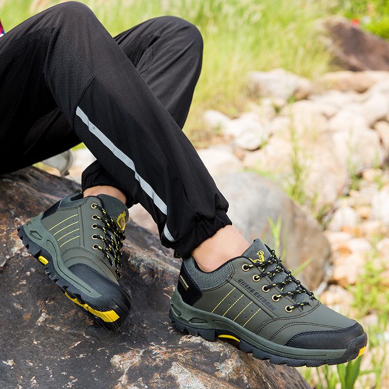 Men's and Women's Non-Slip Hiking Shoes - Plus Size, Autumn/Winter, Velvet-Lined