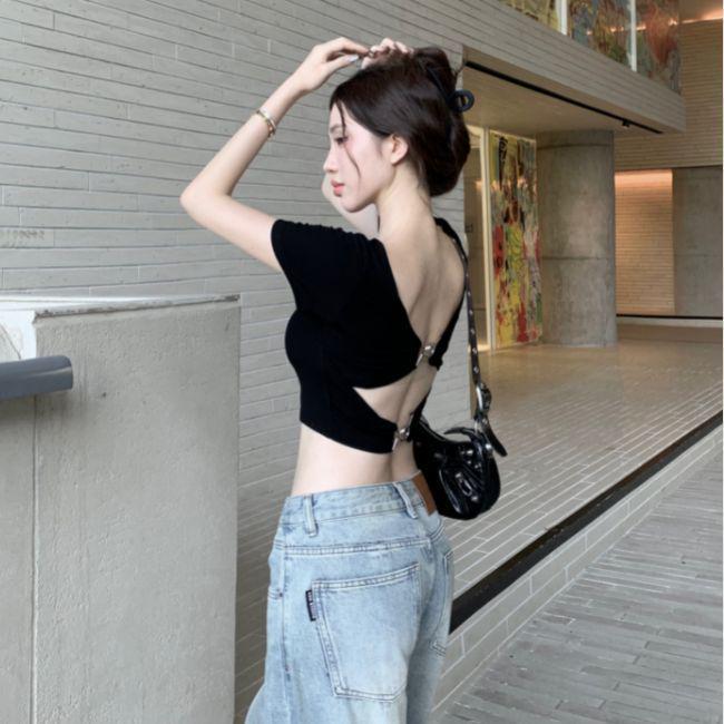 Black Backless Short Sleeve Women's T-shirt – Sleek Summer Design with Slimming, Elegant Fit