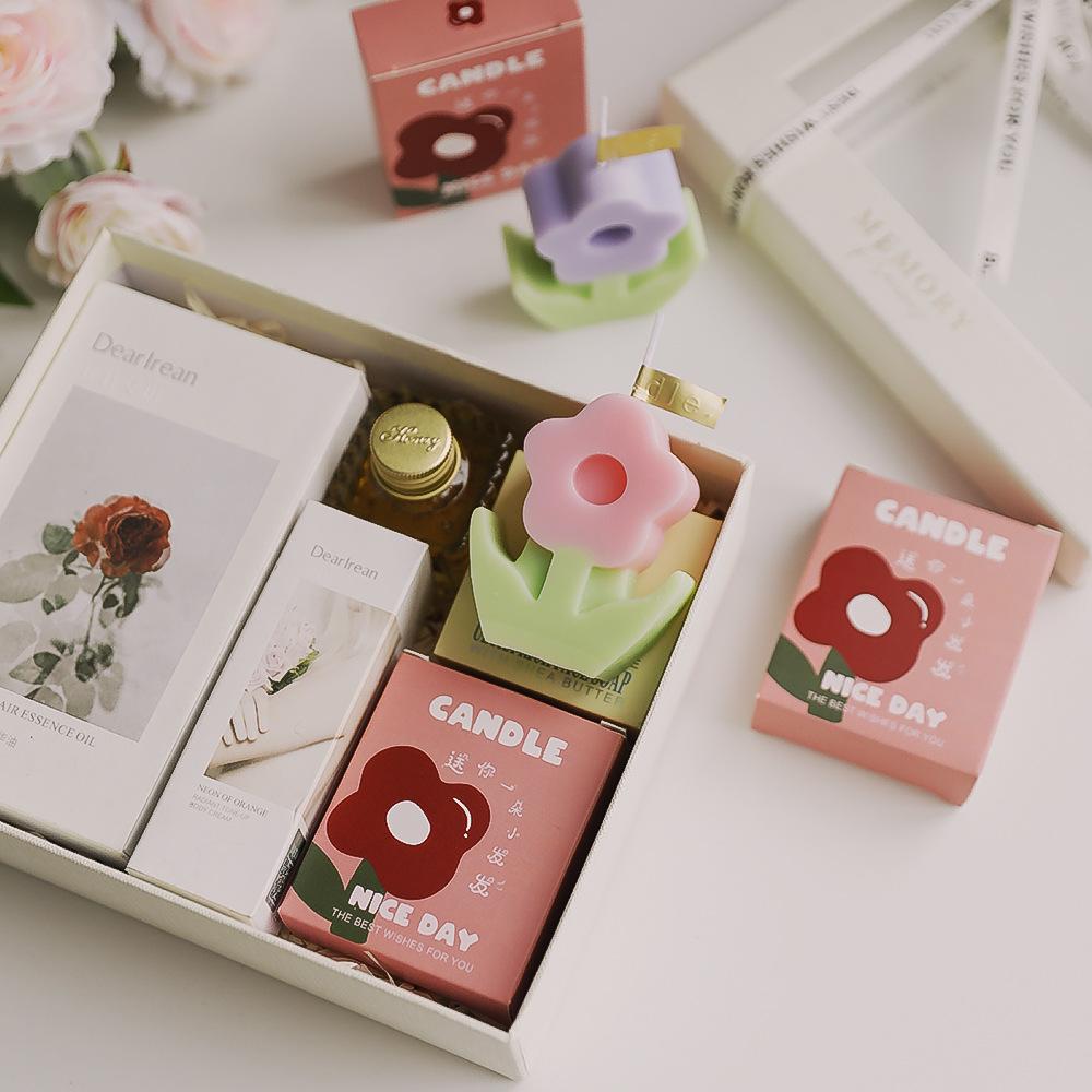 Handmade Floral Scented Candle Gift for Teacher's Day and Birthdays