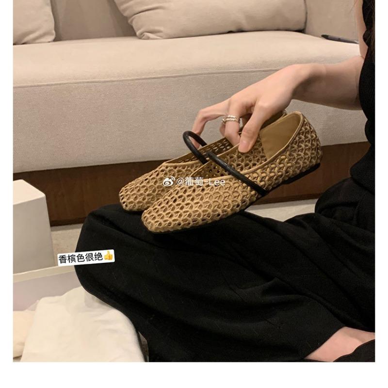 New casual soft-soled sandals women's flat-soled summer fashion hollow jelly shoes shallow plastic single shoes sand reality