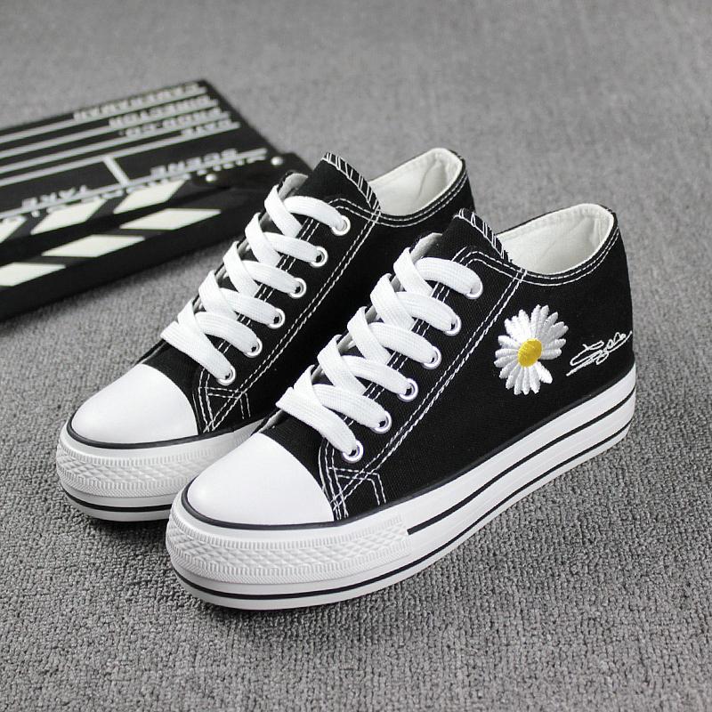 Fashion 2024 New Thick-Soled White Shoes Daisy Canvas Shoes Women's Half-slipper Half-Drag Low-Top Shoe 6cm Internal Increased Sneaker