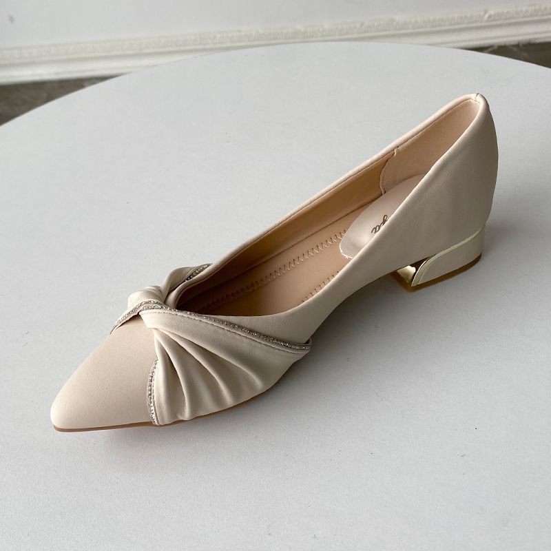 

туфли-лодочки с острым носом, светло-бежевые, женские, новые 2025, на все сезоны, на низком каблуке, темпераментные, на небольшом высоком каблуке, на толстом каблуке, из мягкой кожи 40 абрикосовый