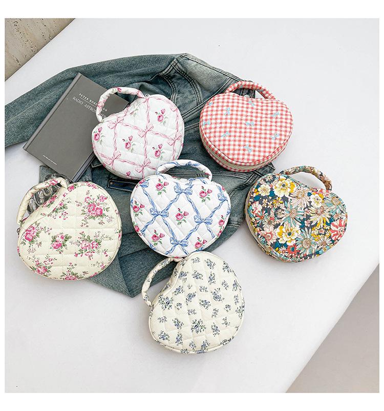 Large Capacity Quilted Cotton Floral Travel Bag