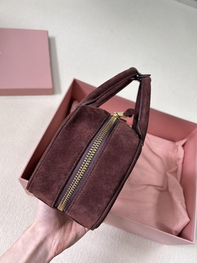 Geantă Boston din piele naturală pentru femei Miu Family Primăvara 2025: Bowling, Geantă de mână, Umăr, Crossbody