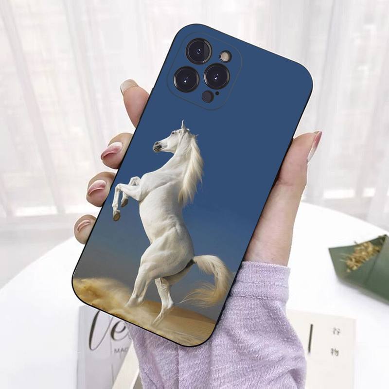 Running Horse Phone Case For iPhone 8 7 6 6S Plus X SE 2020 XR XS 14 11 12 13 Mini Pro Max Mobile Case
