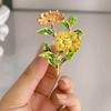Yousheng Brosche Pin Emaille-Farbe Drei Chrysanthemen Design Zinklegierung Pin Mäntel Anzüge Pullover Kleider Abzeichen Party