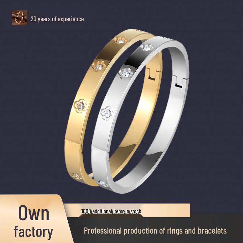 Non-Fading Four-Leaf Clover Titanium Steel Women's Bracelet