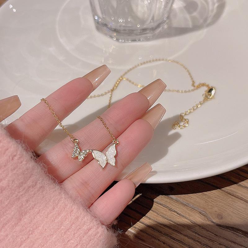 Koreanische asymmetrische Perlmutt-Schleifenkette - Damen Leichter Luxus Titanstahl Choker