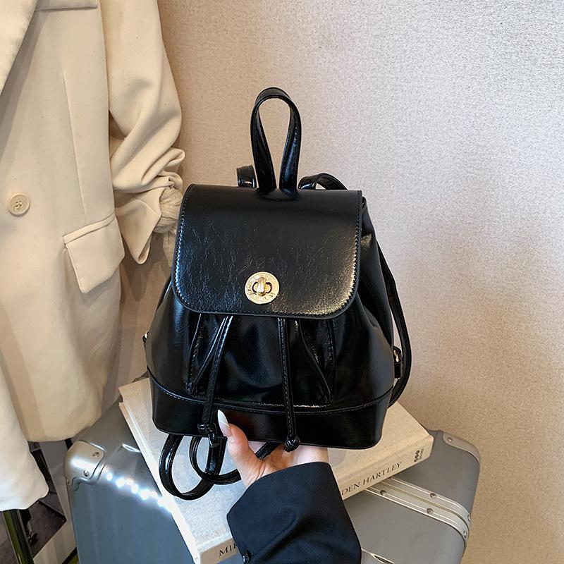 Рюкзак Маленький женский дизайнерский нишевый рюкзак женская новая мода высокий стиль сумка-мессенджер No specification чёрный