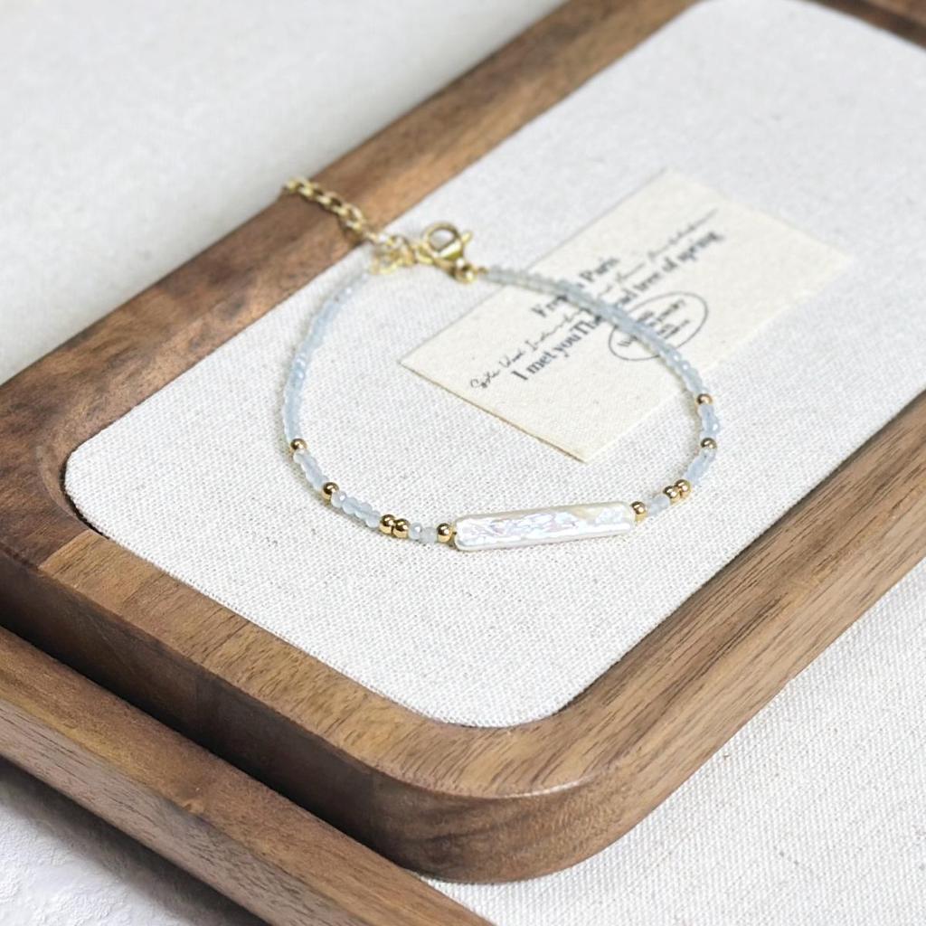 Koreanisches Barock-Armband: Elegantes Damendesign mit Naturstein, Silberstreifen und Perle - Schlicht, Vielseitig, Hochwertiges Gefühl