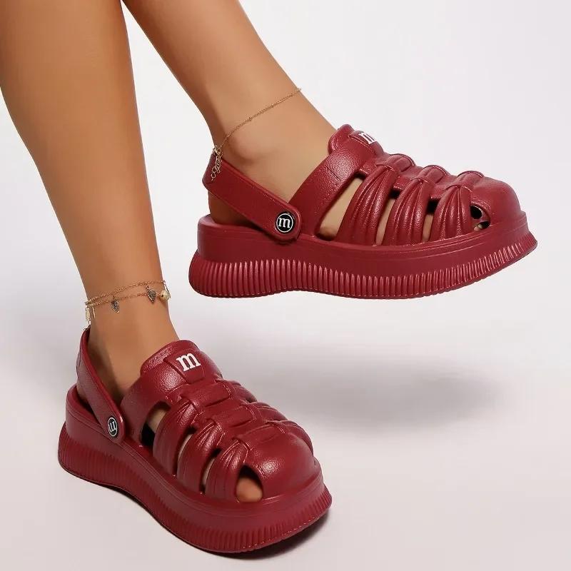 Fashion Hot Sale Slippers 2025 New Outdoor Summer Round Toe Slip on Light Women's Slippers Casual Closed Toe Sandals Slippers Women