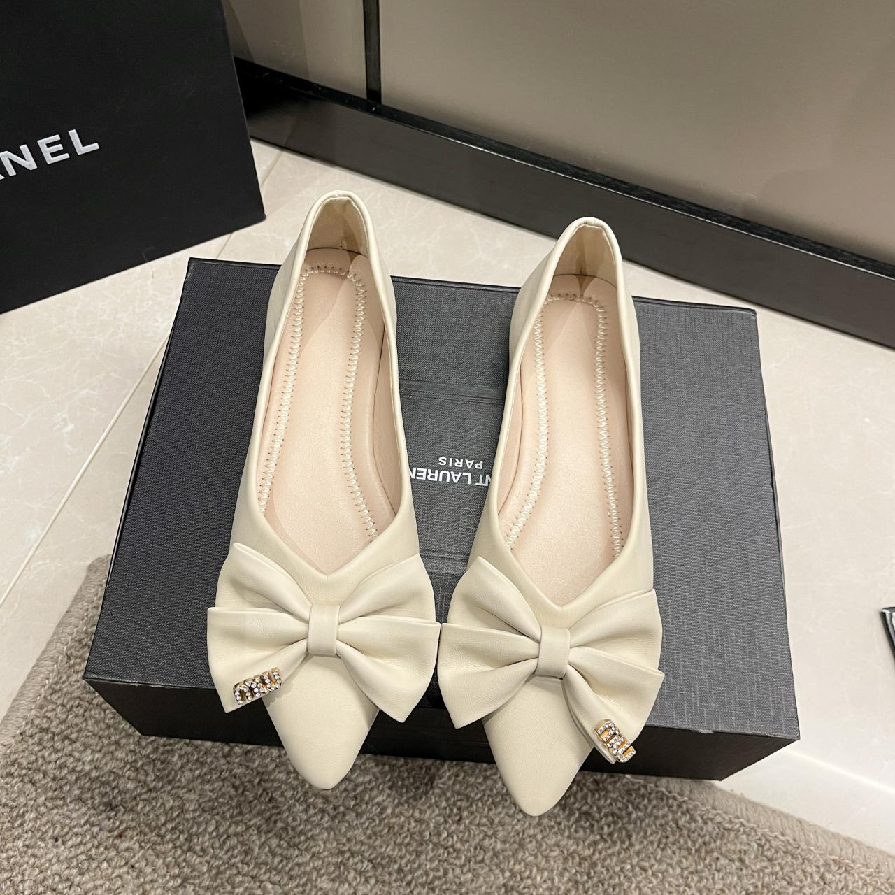 

2024 Spring Autumn hot sale Handmade Bowknot Flats Ballerina Shoes Women Loafers Soft Leather Metal Button Women Flats Shoes 35 бежевий