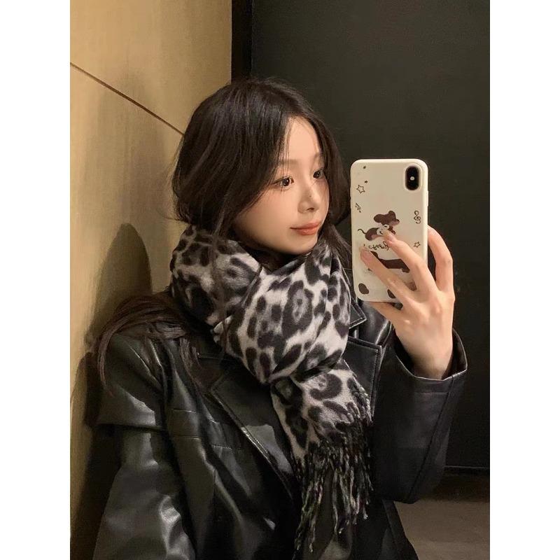 New Autumn and Winter Leopard Print Thickened Warm Fashion Daily Imitation Cashmere Fringed Scarf Scarf Shawl