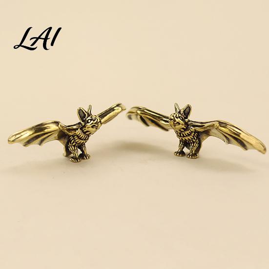 Unique Flying Bat Art Brass Figurines Vintage Copper Statue Collectible Mini Animal Figurine Ornament Desk Feng Shui Sculpture for Office