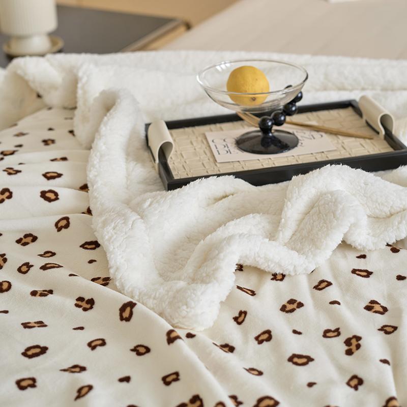 Leopard Throw Blanket Ultra Soft Cozy Bed Blankets Warm Fluffy Fleece Throw Blanket for Home Sofa Couch Bed Camping Travel