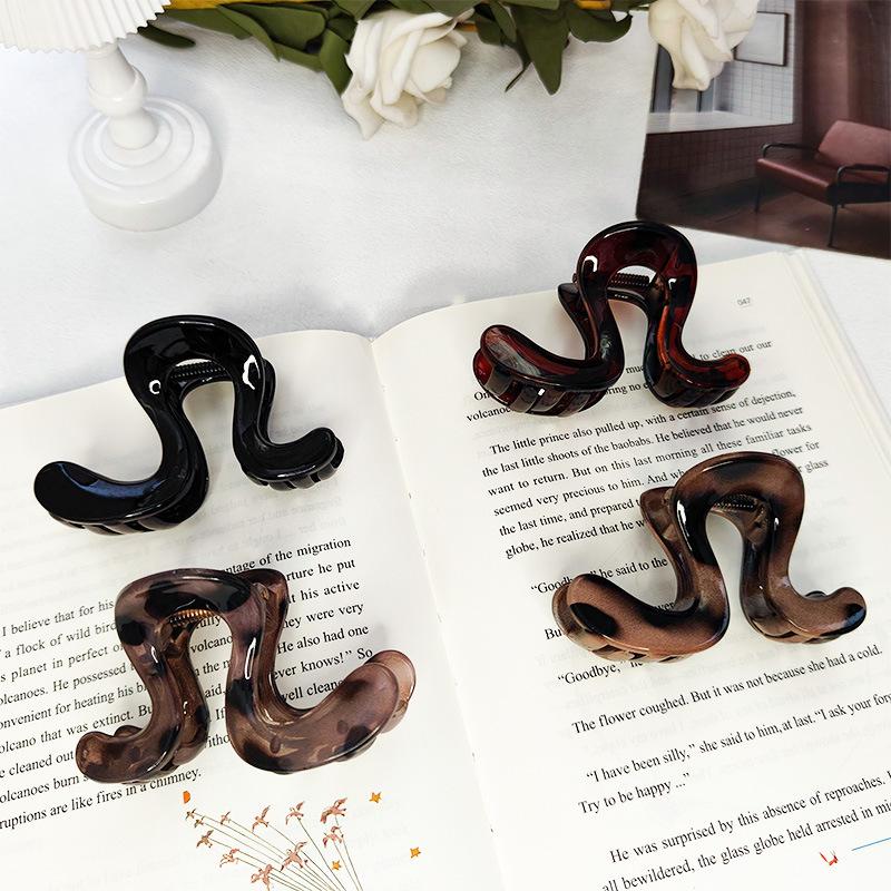 Creative 1PC half-braided hair clips shark clips Lady's hair fixation clips popular hair clips braided