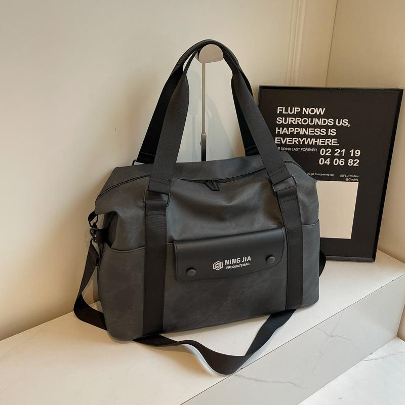 Large capacity portable travel bag, light fashion messenger sports fitness bag, trendy casual boarding storage bag