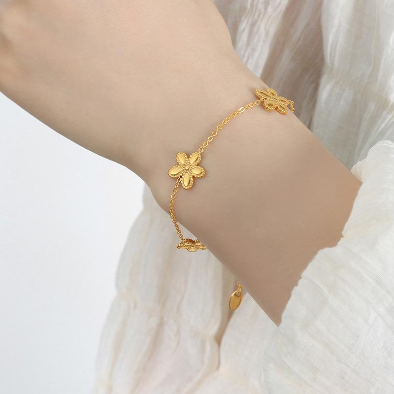 Korean Gold-Plated Daisy Necklace & Bracelet Set
