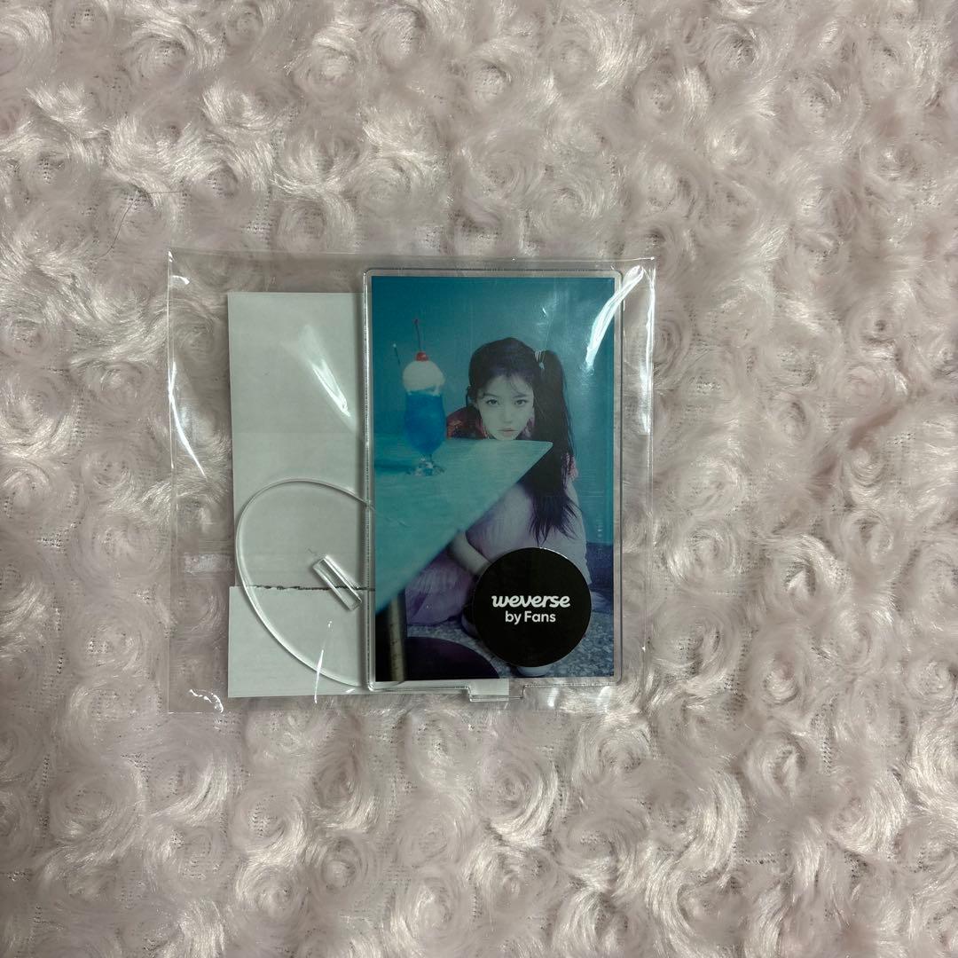 

[USED] Price Reduced Korea Exclusive ILLIT Mocha Acrylic Stand