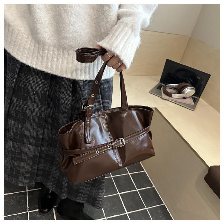 Chic Faux Leather Tote Bag for Women Large Capacity Commuter Shoulder Handbag
