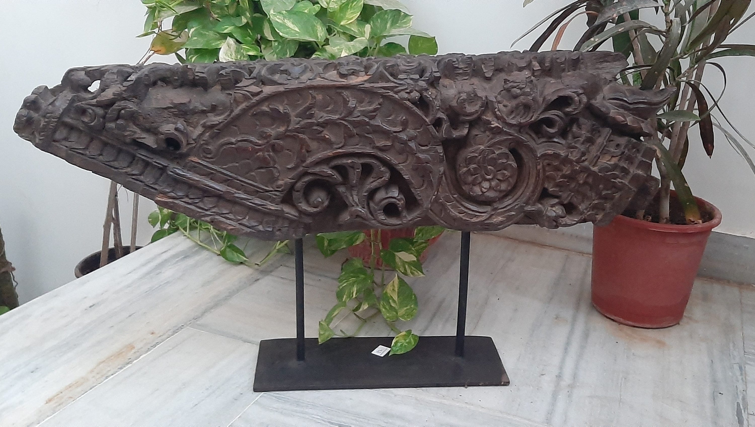 

Antique Carved Wood Panel on Iron Stand: Indian Floral Plaque Decor 16” X 8” X 24” (l x w x h) разноцветный