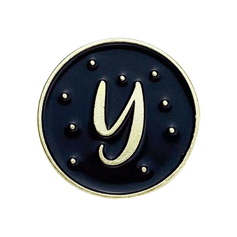 A-Z 26 Letters Initial Brooch Women English Alphabet Brooch Pin Round Badge Corsage Unisex Collar Jewelry Clothes Bag Decor Gift
