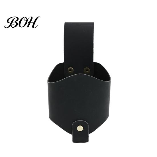 Portable Soda Can Holder Waist Hanging Beer Holder, Faux Leather Beverage Drink Holster for Belt, Accessories Lovers