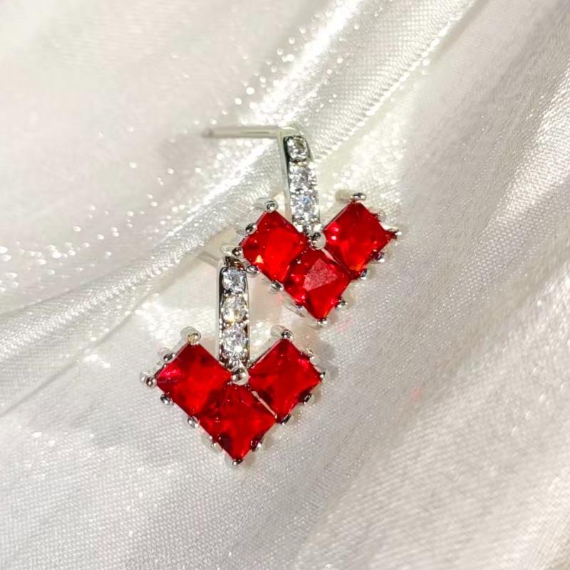 925 Sterling Silver Stylish Delicate Triangle Love Zircon Women s Stud Earrings Birthday Party Anniversary Gift красный