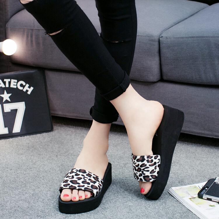 Summer new one-word beach slippers sandals women's non-slip high-heeled platform women's sandals