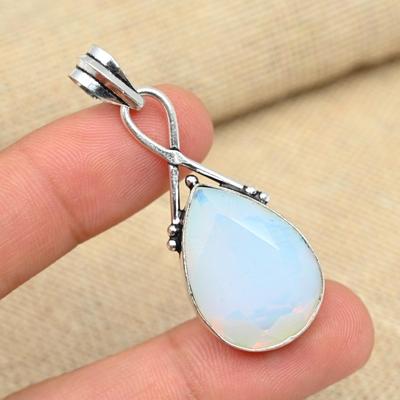 Colgante de piedra en forma de pera hecho a mano de plata de ley 925 con piedra preciosa de ópalo lechoso para ella