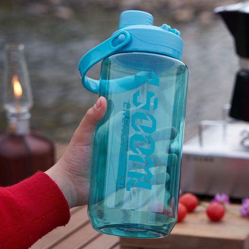Kunststoff-Fitness-Wasserflasche mit hoher Kapazität und Griff - Hitzebeständig, für Männer und Frauen