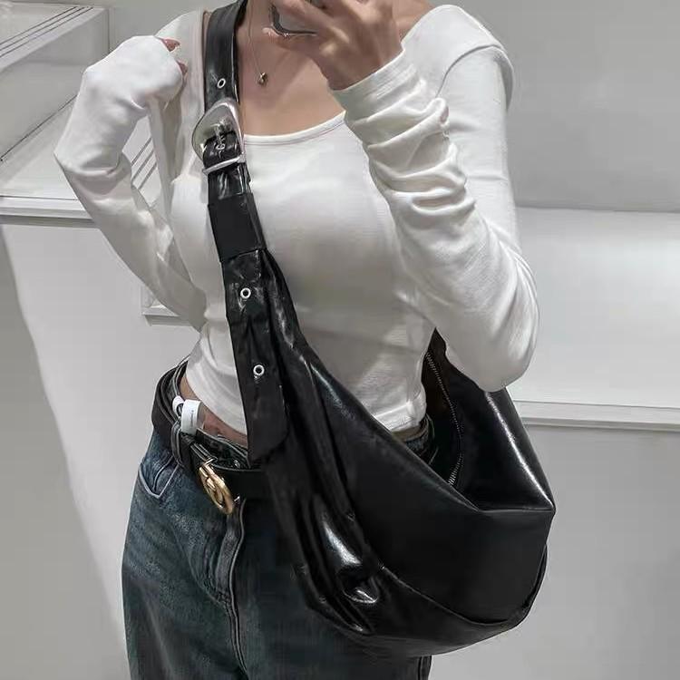 IELGY Ladies Messenger Bag Black Retro Large Capacity Dumpling Bag
