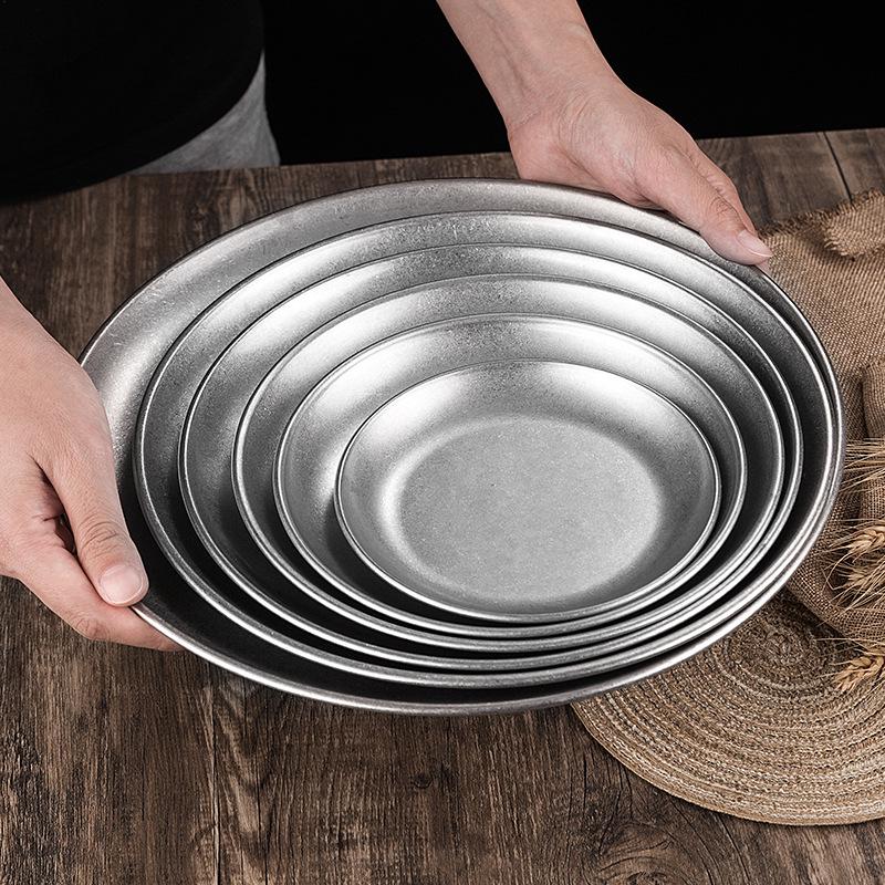 Koreanische Goldene Runde Edelstahl Grill- & Servierplatte – Ideal für Gemüse, Obst, Kuchen, Desserts und mehr.