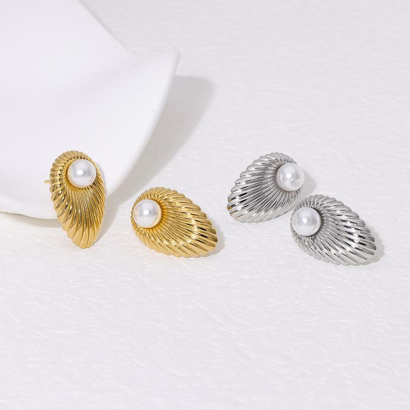 Non-tarnish Vintage French Retro Court Style Simulation Pearl Stud Earrings 18K Gold-plated Temperament Advanced Stainless