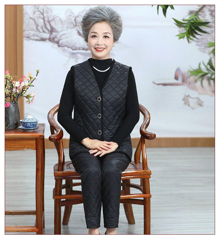Warm Velvet Cotton Suit for Mom and Grandma: Autumn/Winter Three-Piece Set for Mature Women